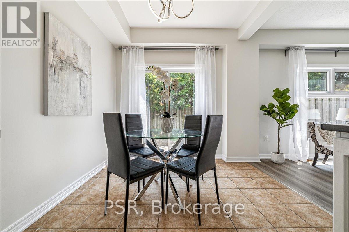 Photo 12 of 38 60 Cloverleaf Drive, Hamilton ON