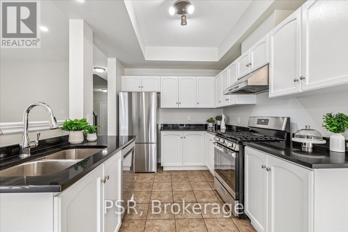 Photo 14 of 38 60 Cloverleaf Drive, Hamilton ON