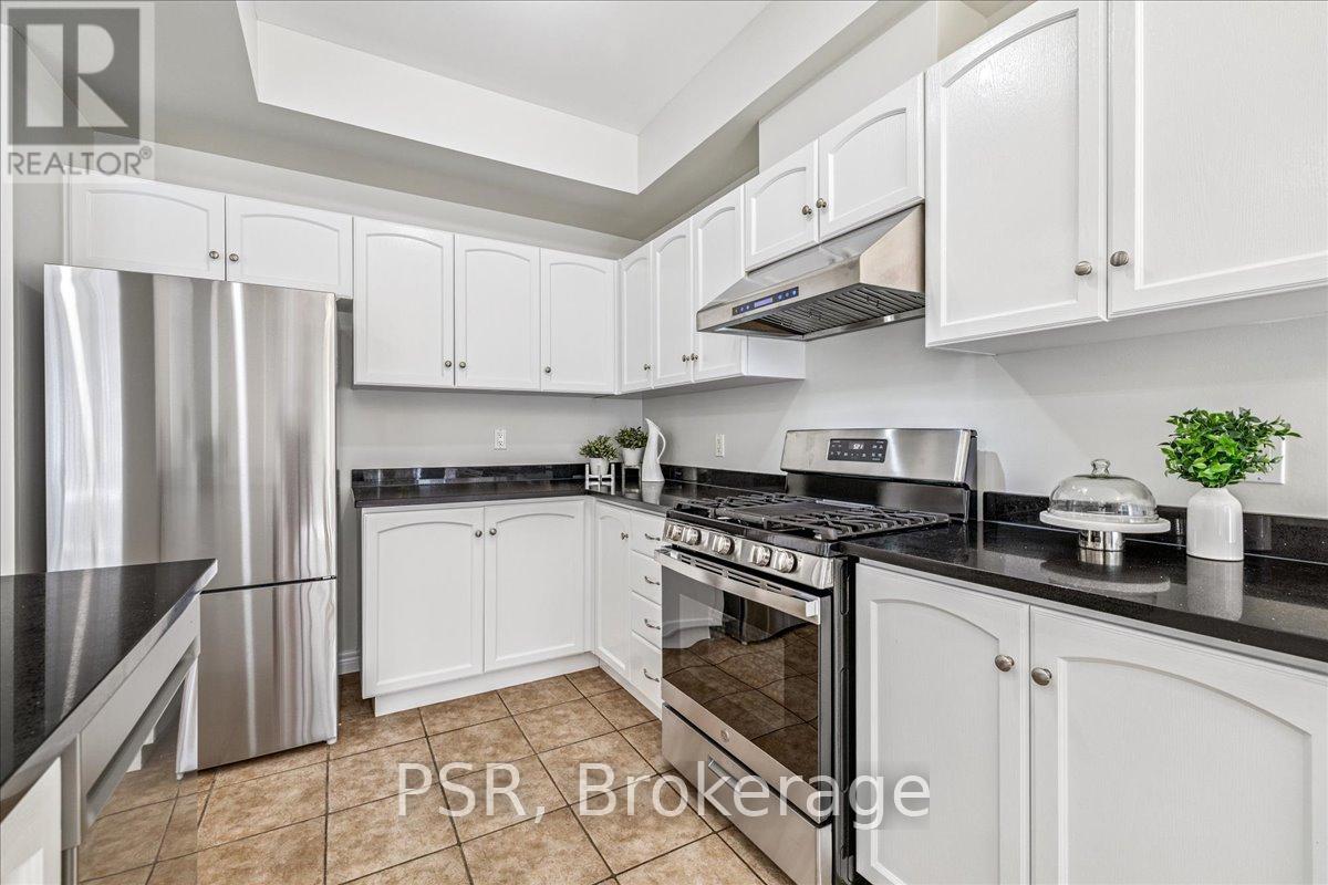 Photo 16 of 38 60 Cloverleaf Drive, Hamilton ON