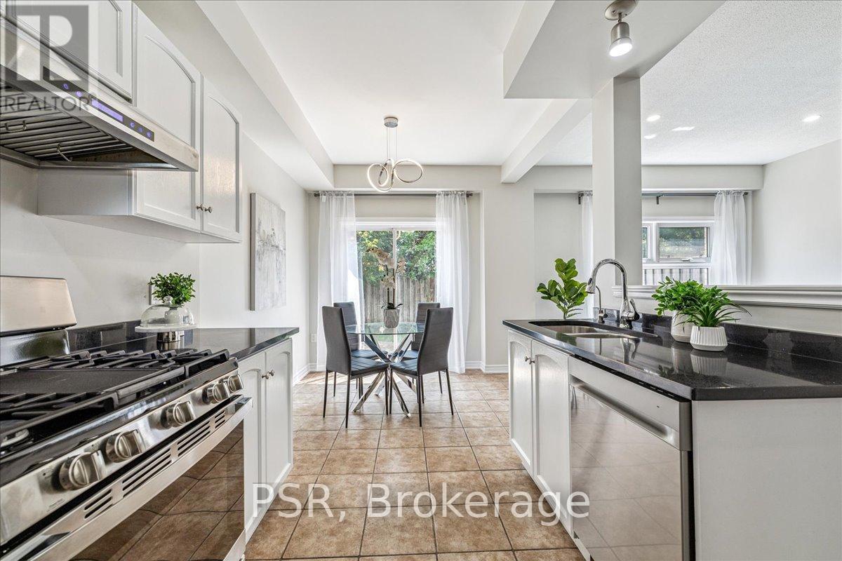 Photo 17 of 38 60 Cloverleaf Drive, Hamilton ON