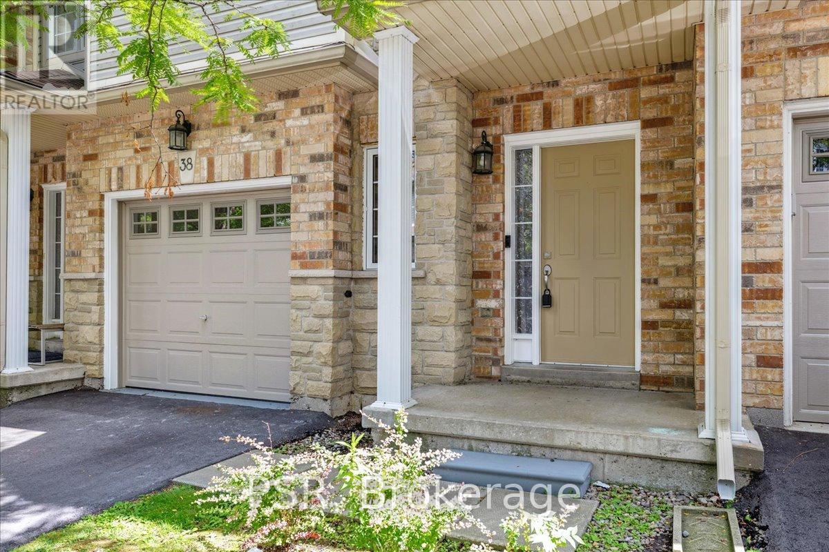 Photo 3 of 38 60 Cloverleaf Drive, Hamilton ON