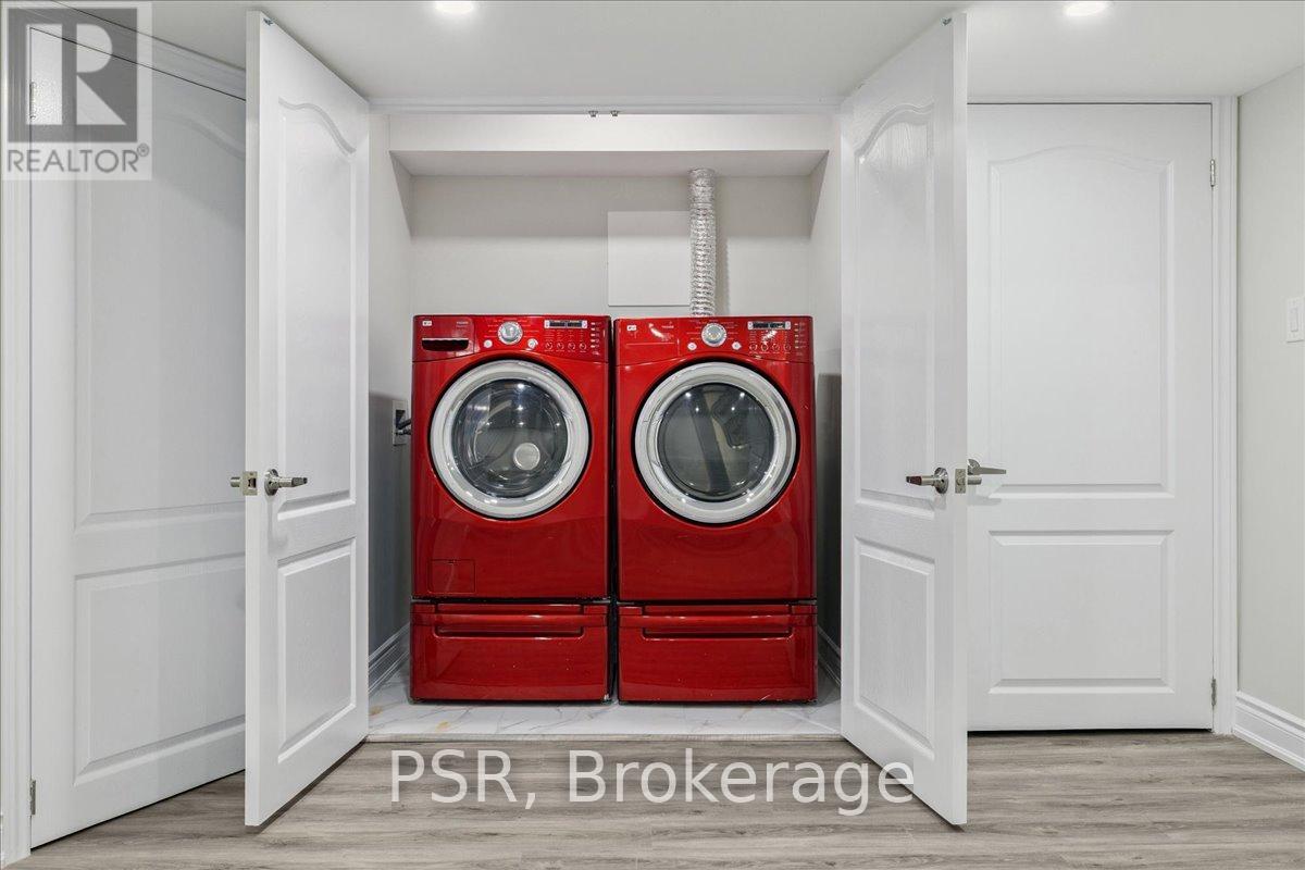 Photo 35 of 38 60 Cloverleaf Drive, Hamilton ON
