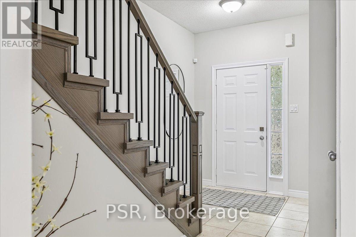Photo 4 of 38 60 Cloverleaf Drive, Hamilton ON