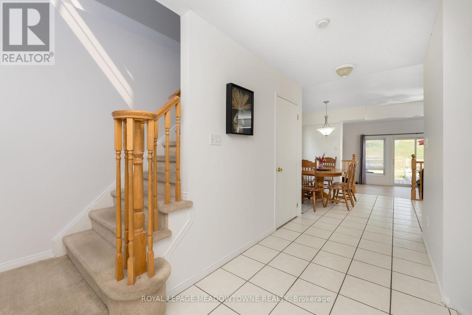 Photo 10 of 31 Newport Drive, Cambridge ON