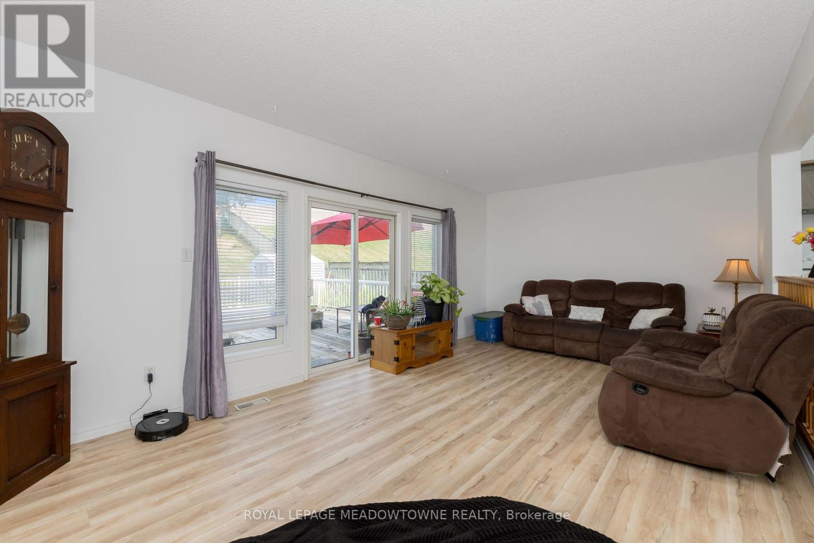Photo 18 of 31 Newport Drive, Cambridge ON