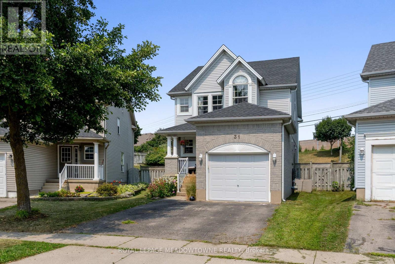 Photo 2 of 31 Newport Drive, Cambridge ON