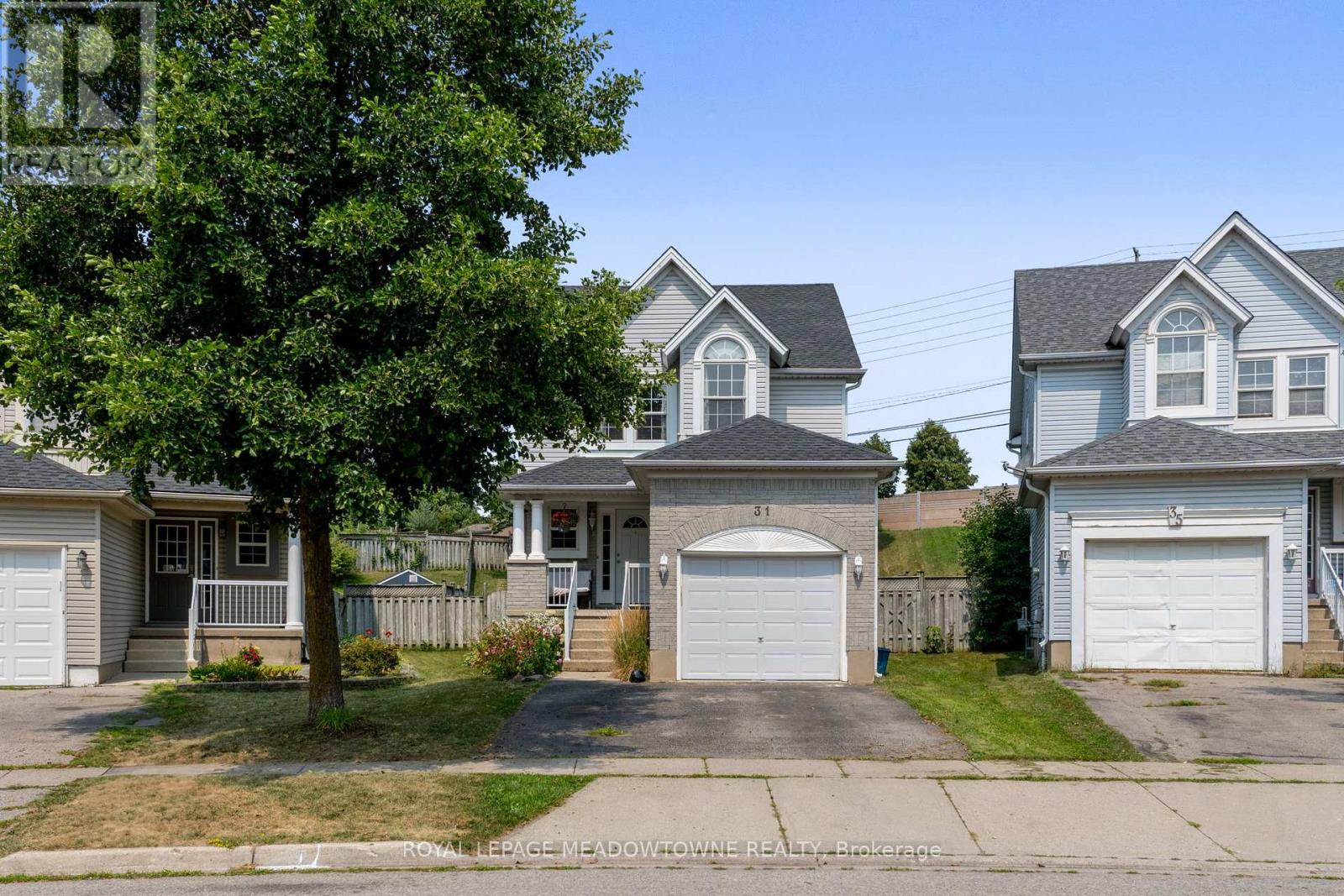 Photo 3 of 31 Newport Drive, Cambridge ON