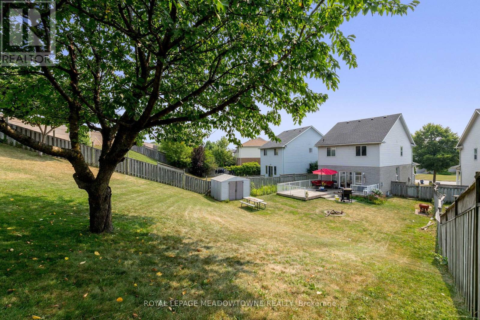 Photo 39 of 31 Newport Drive, Cambridge ON