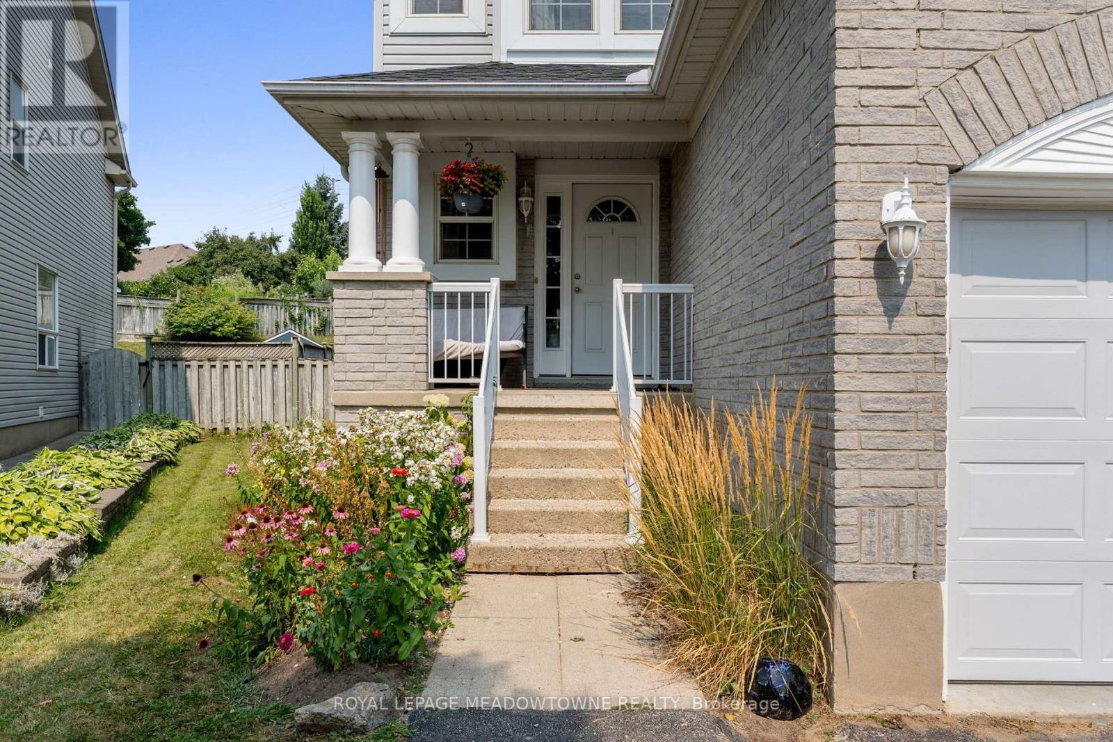 Photo 6 of 31 Newport Drive, Cambridge ON