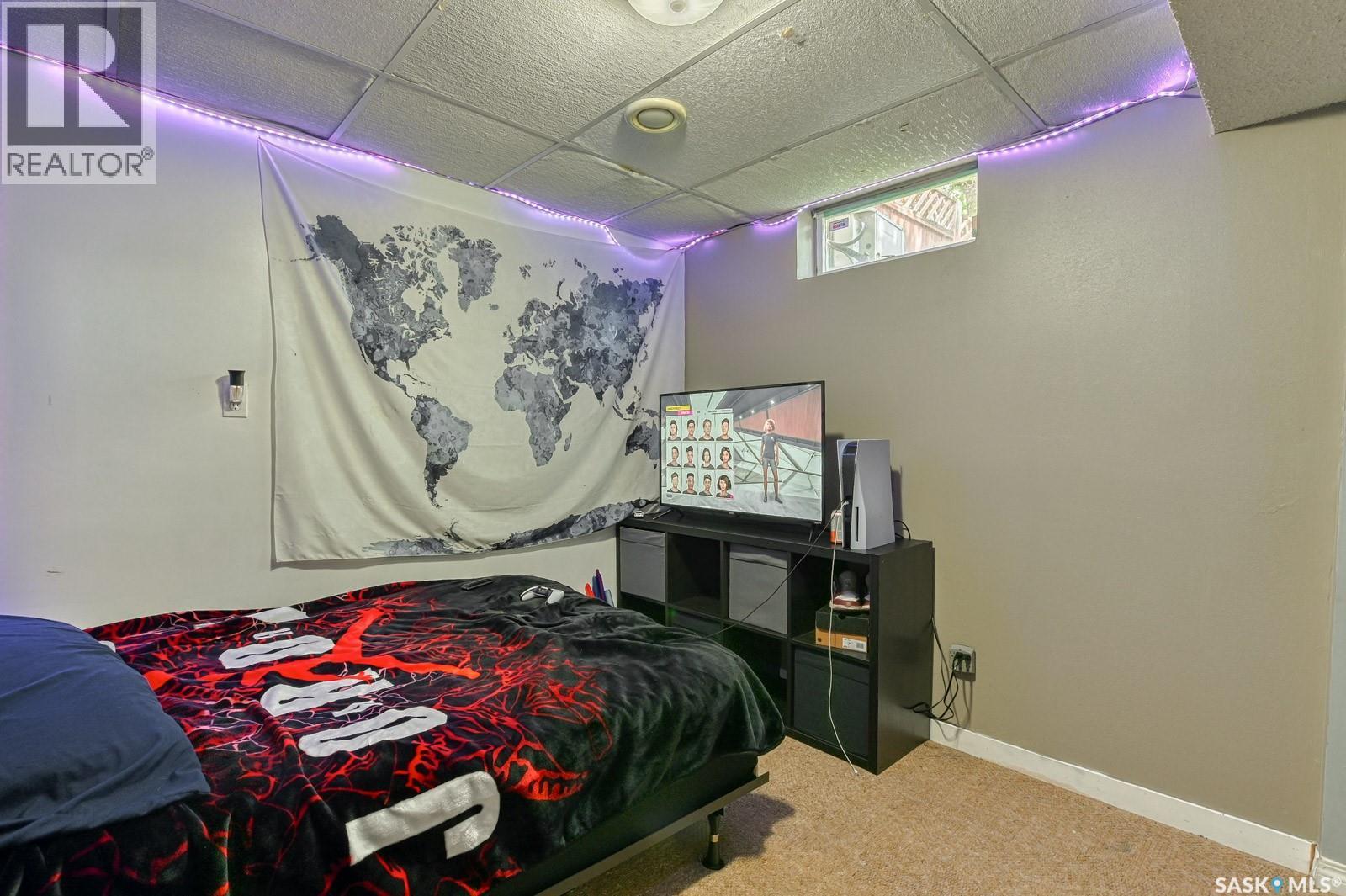 Photo 9 of 839 Athlone Drive N, Regina SK