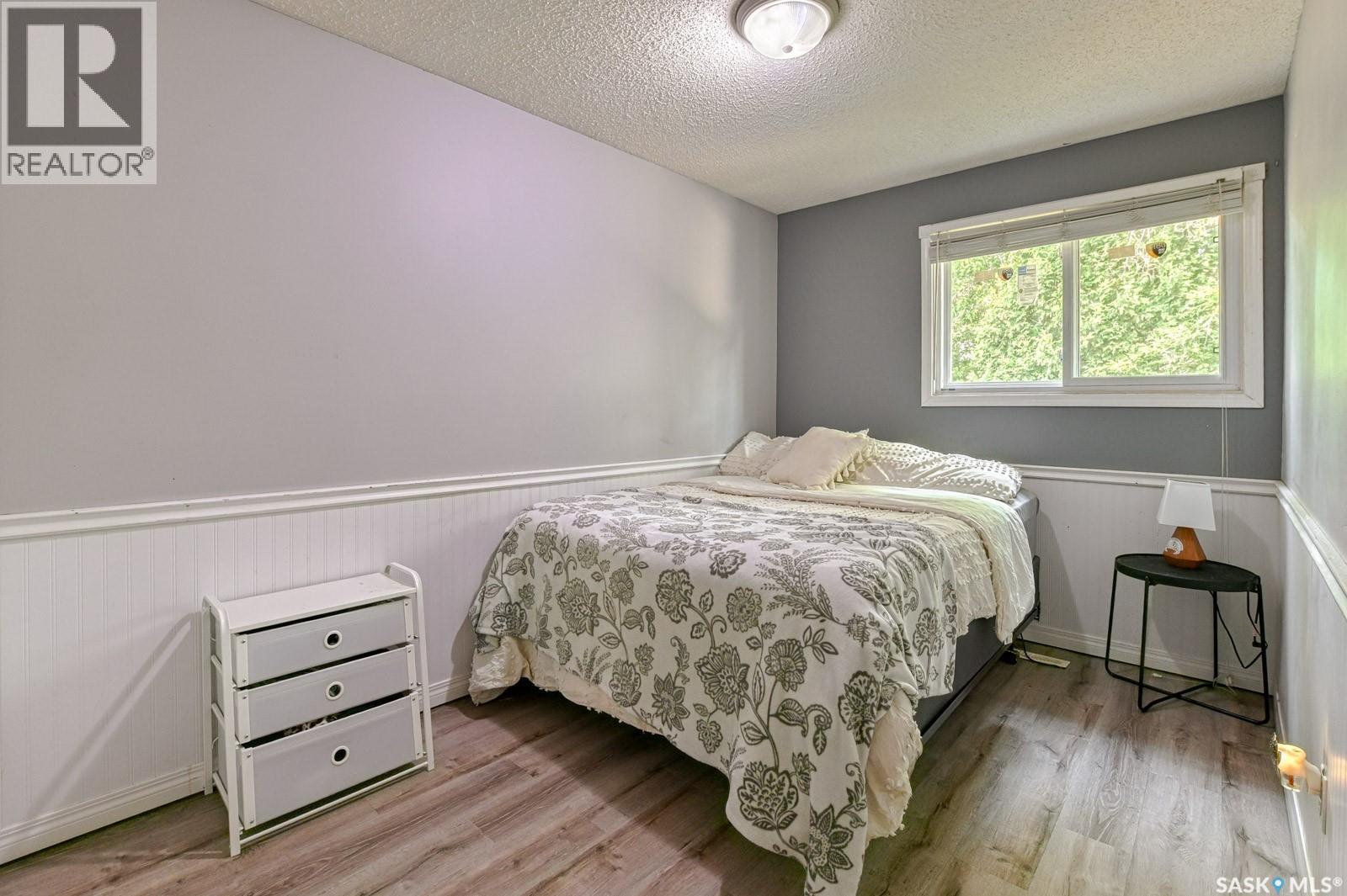 Photo 23 of 839 Athlone Drive N, Regina SK