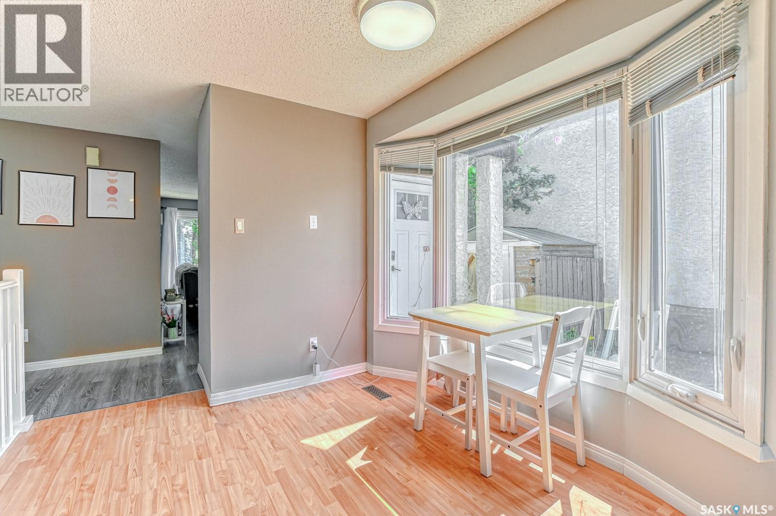 Photo 10 of 839 Athlone Drive N, Regina SK