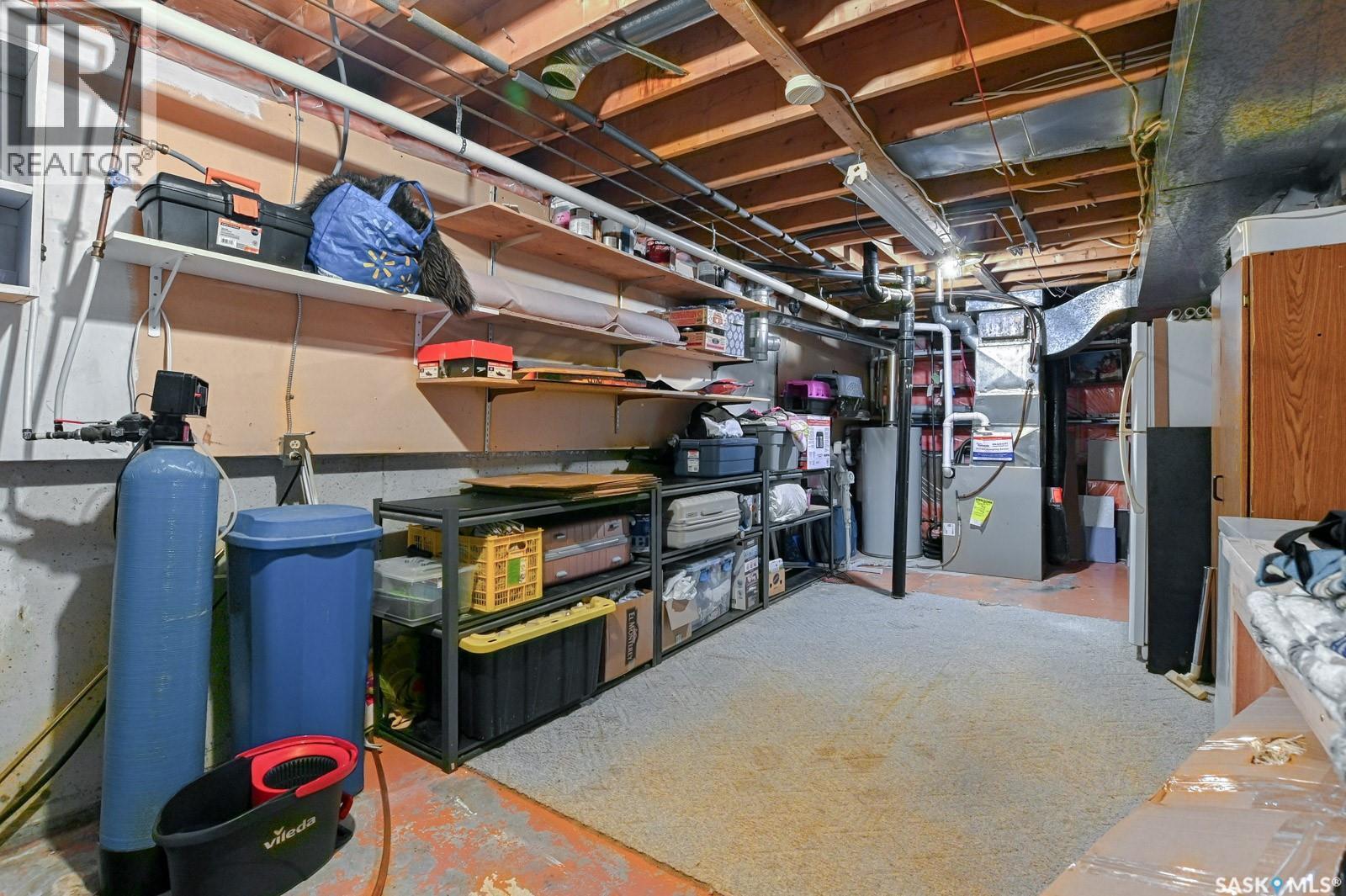 Photo 25 of 839 Athlone Drive N, Regina SK