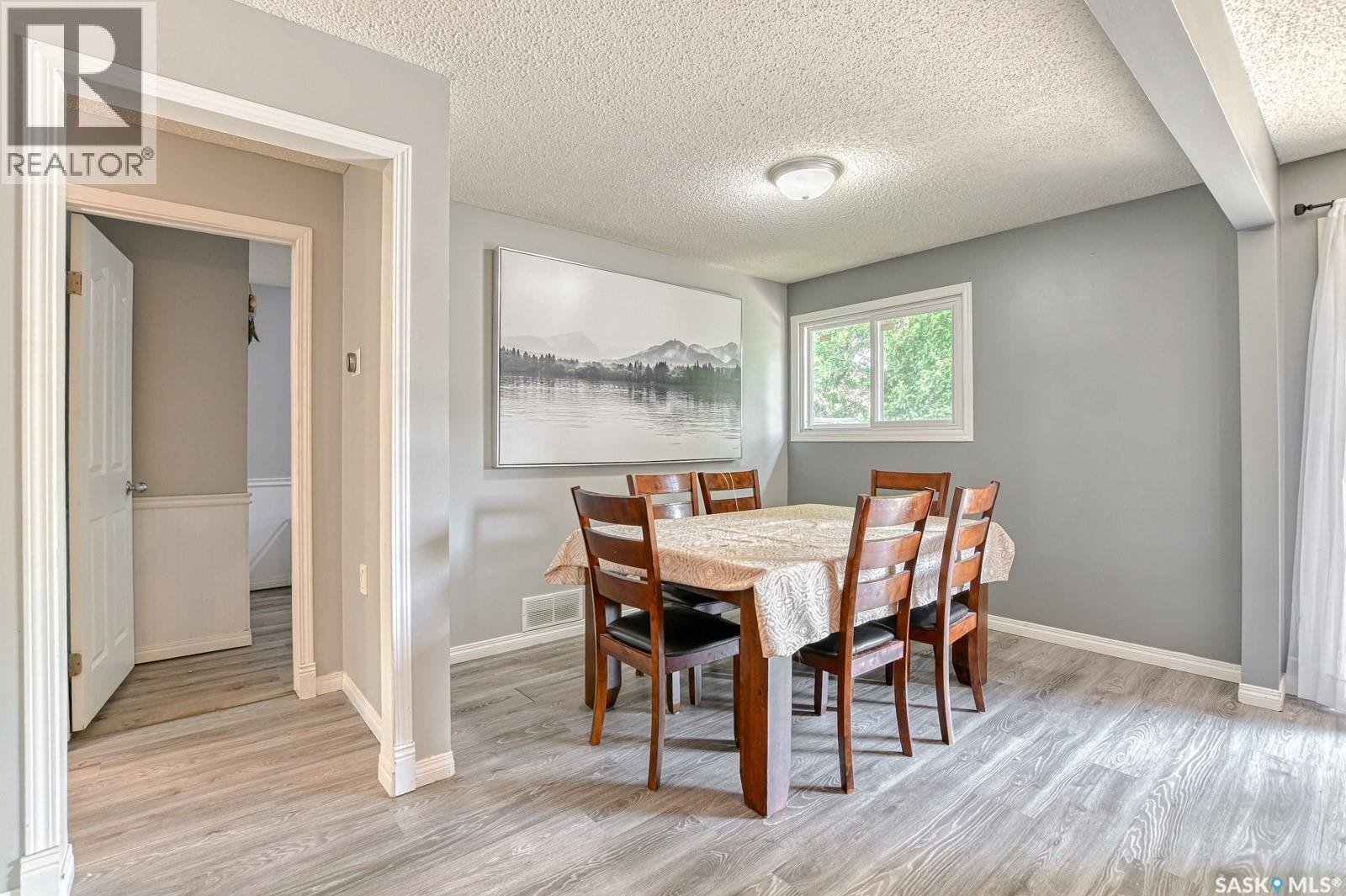 Photo 24 of 839 Athlone Drive N, Regina SK