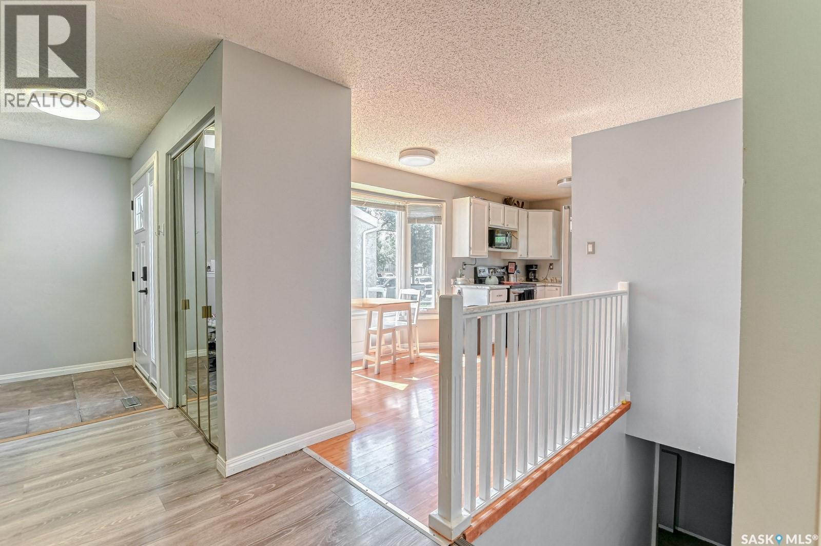 Photo 27 of 839 Athlone Drive N, Regina SK