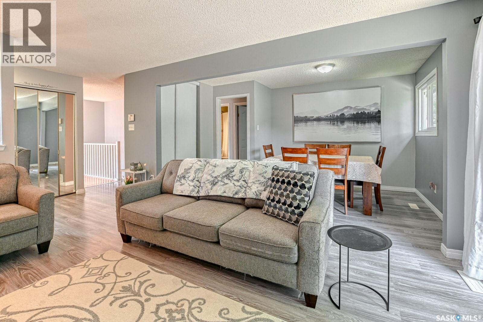 Photo 28 of 839 Athlone Drive N, Regina SK