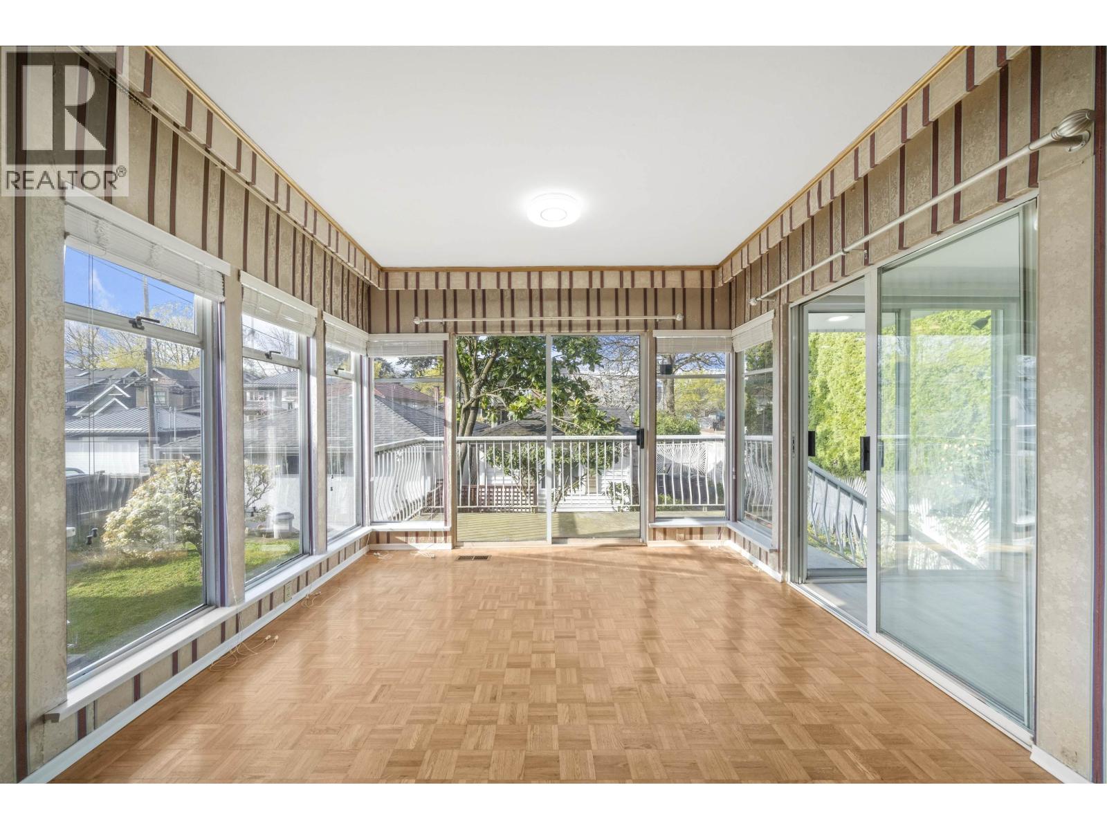 Photo 9 of 555 W 19th Avenue, Vancouver BC