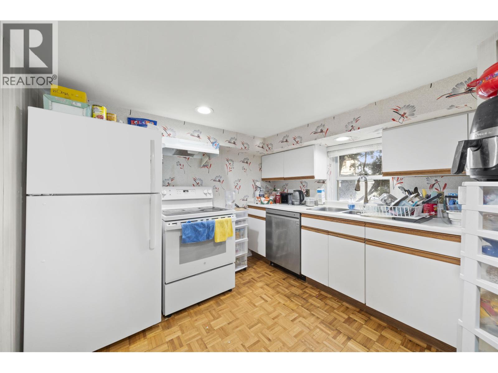 Photo 17 of 555 W 19th Avenue, Vancouver BC
