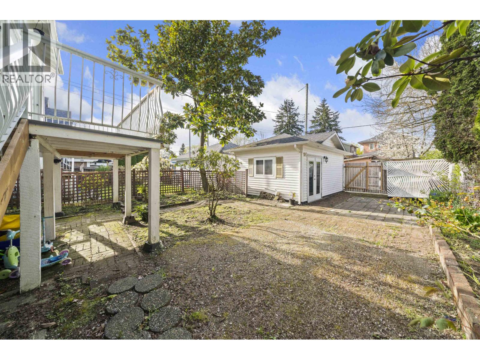 Photo 11 of 555 W 19th Avenue, Vancouver BC