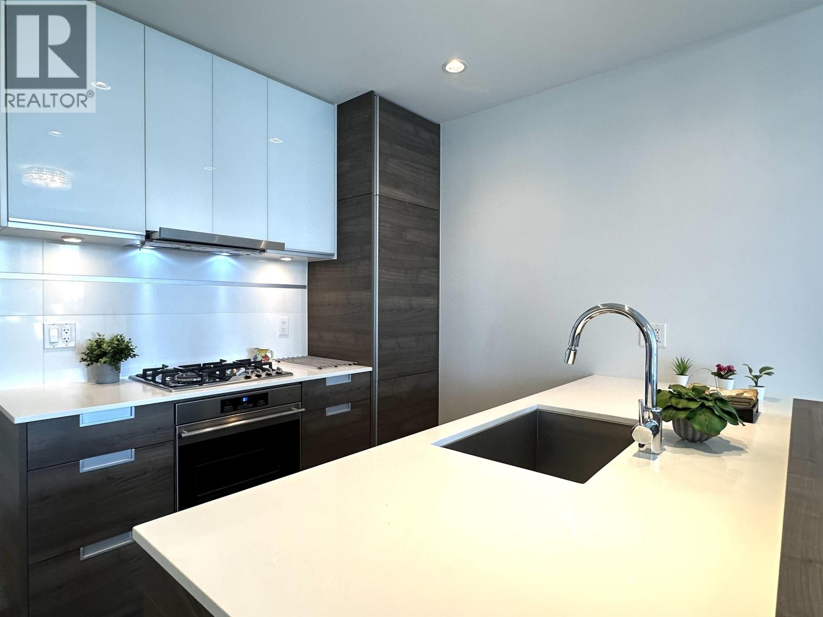 Photo 8 of 710 4688 Kingsway, Burnaby BC