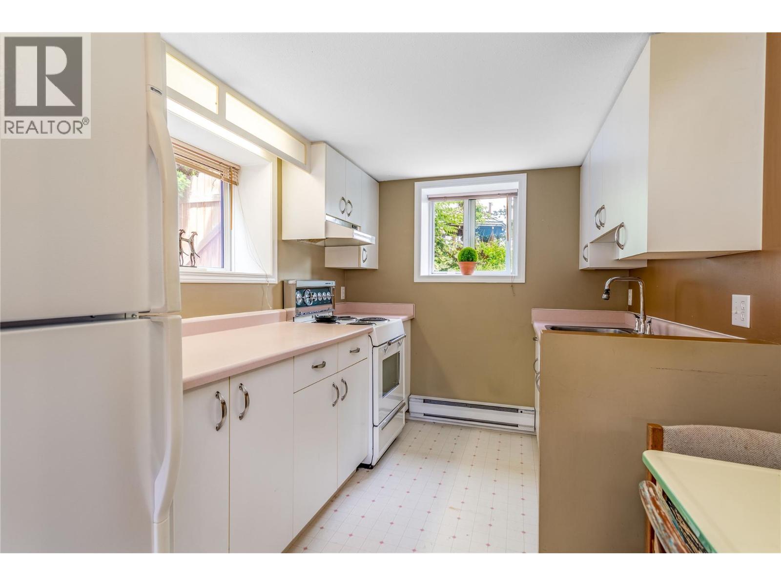  824 Raymer Road, Kelowna