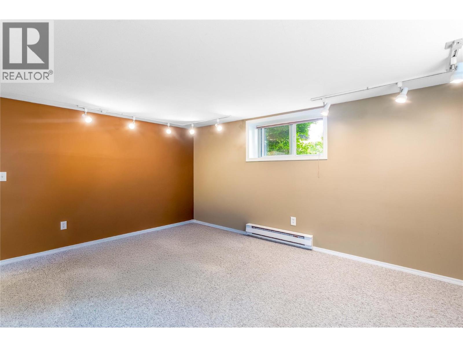  824 Raymer Road, Kelowna
