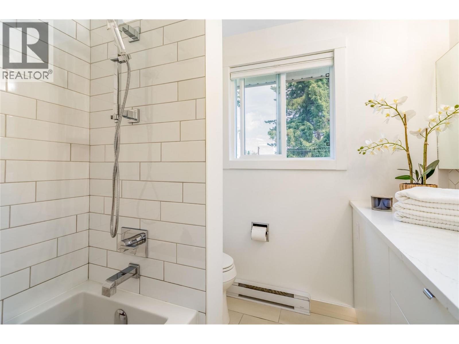  824 Raymer Road, Kelowna