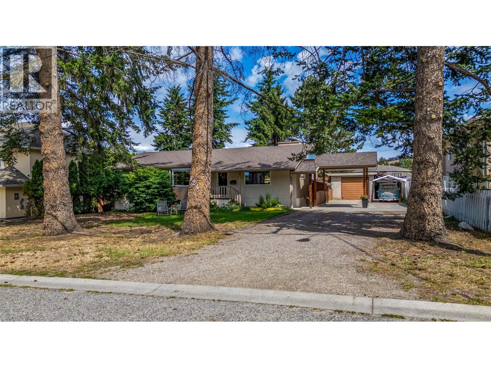  824 Raymer Road, Kelowna