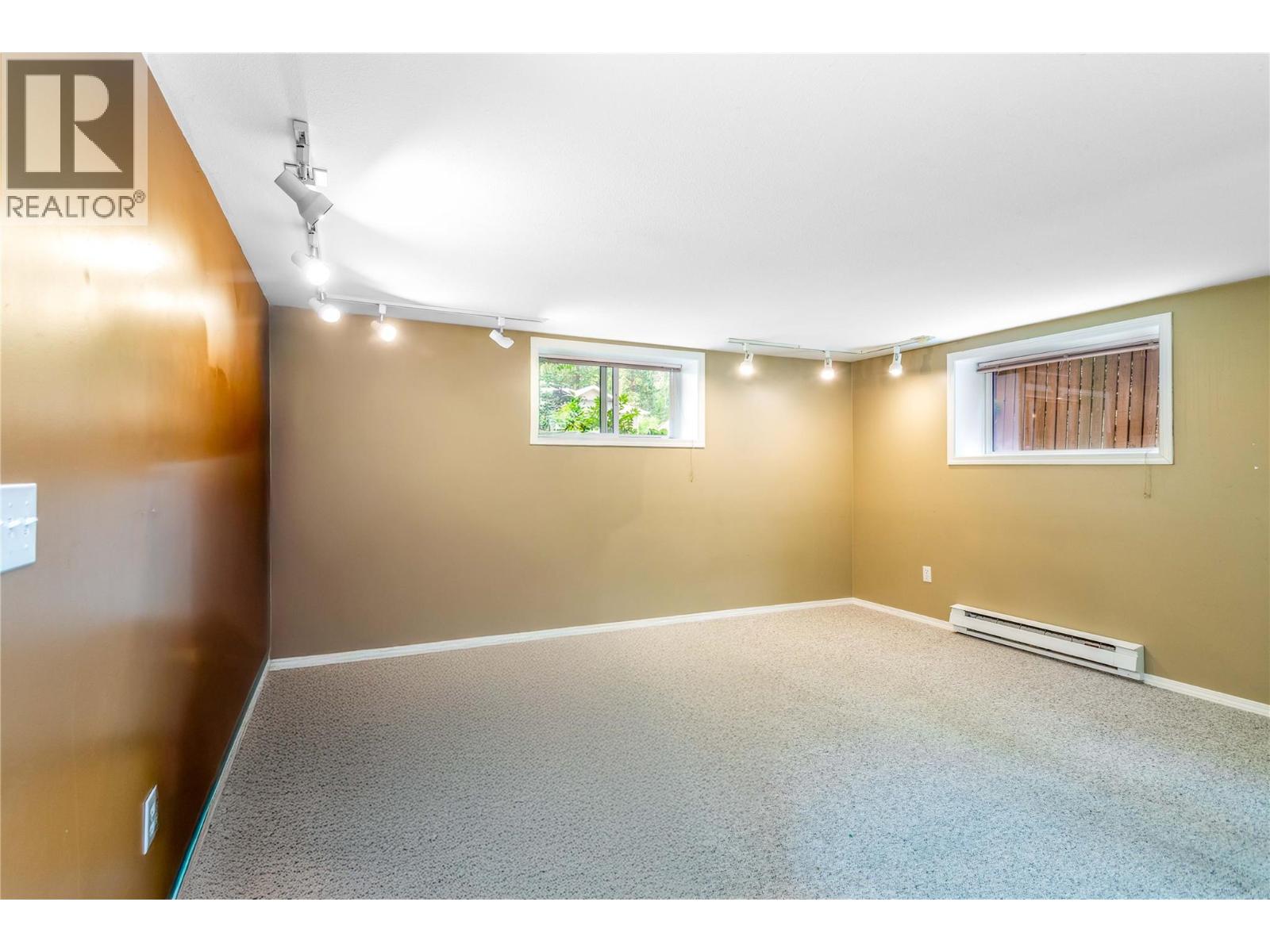  824 Raymer Road, Kelowna