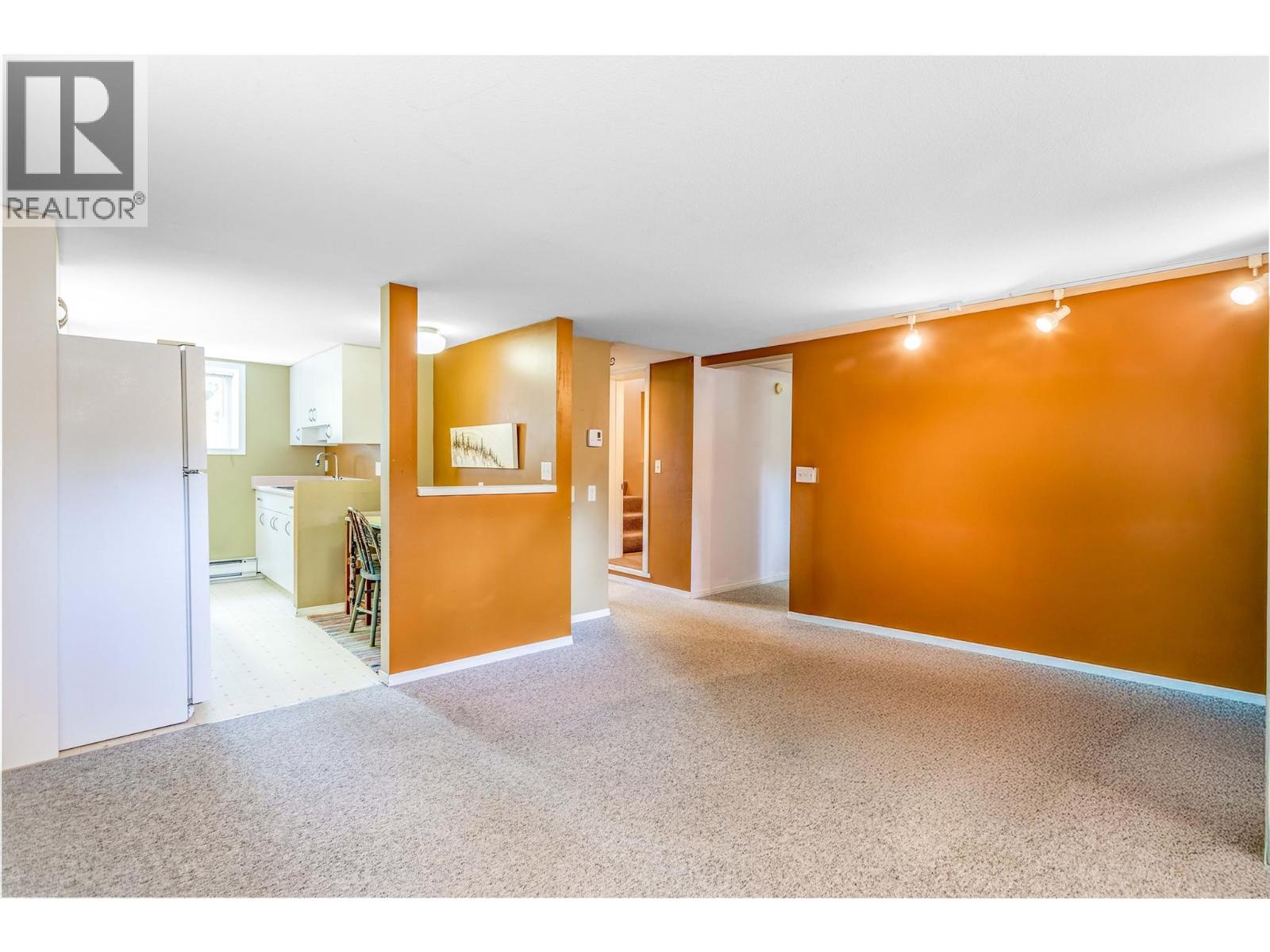  824 Raymer Road, Kelowna