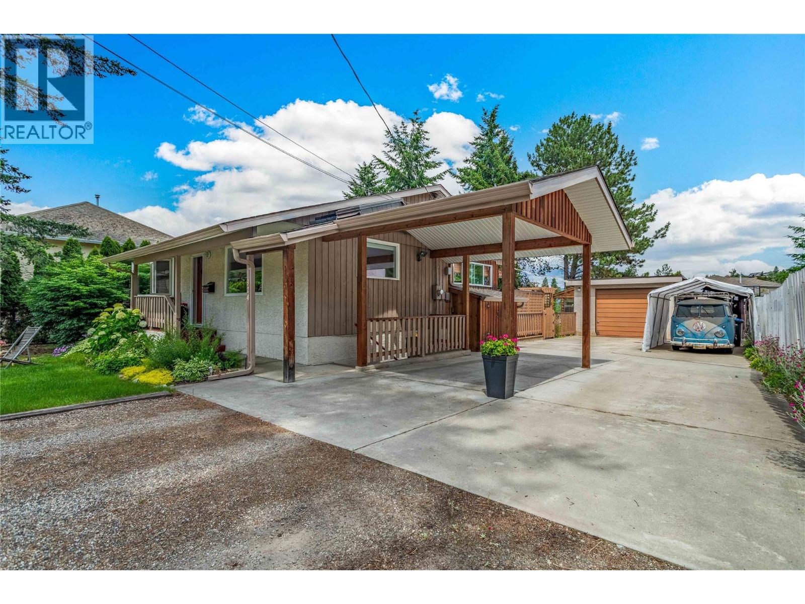 824 Raymer Road, Kelowna