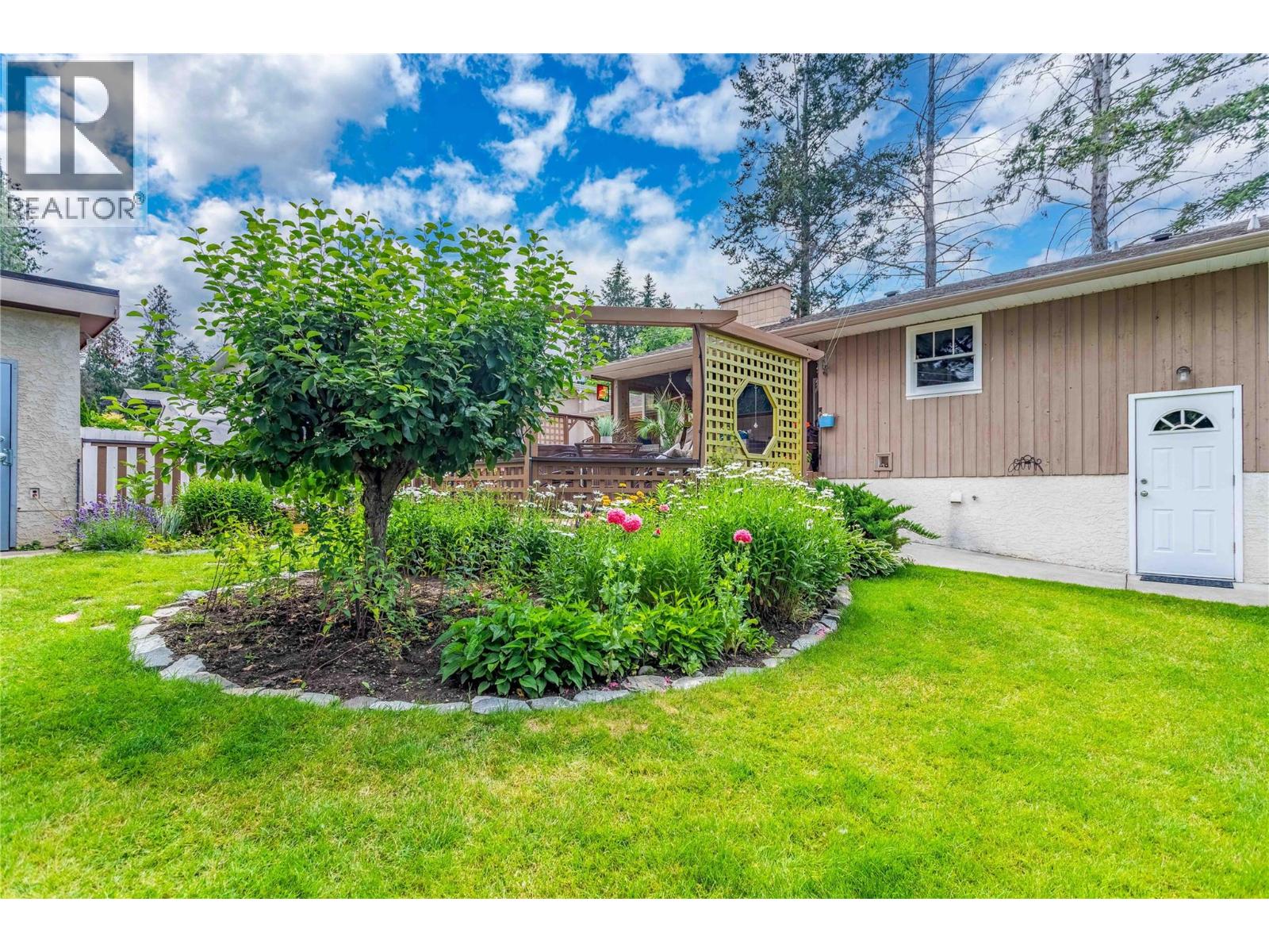  824 Raymer Road, Kelowna