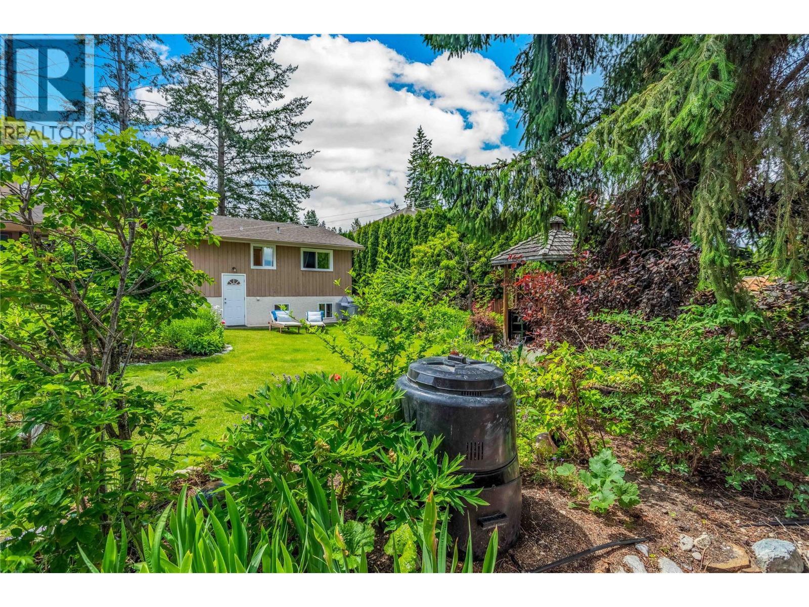  824 Raymer Road, Kelowna