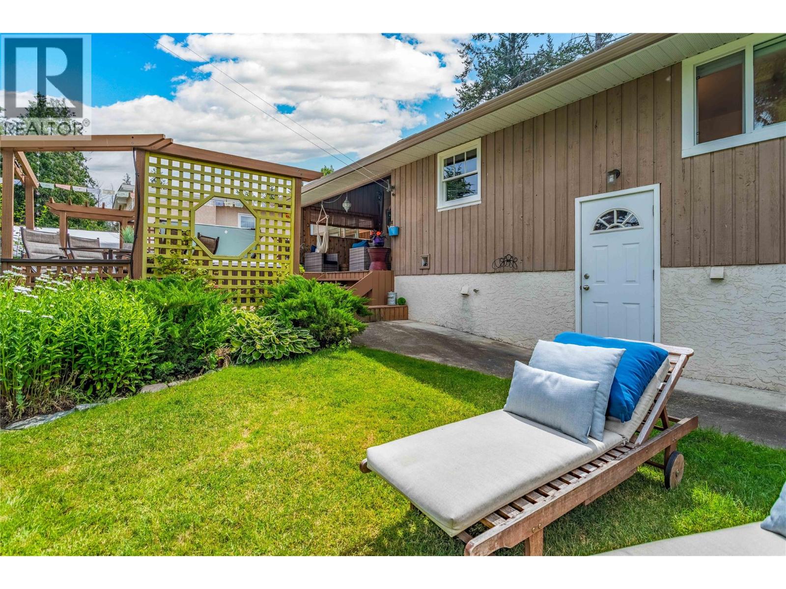  824 Raymer Road, Kelowna