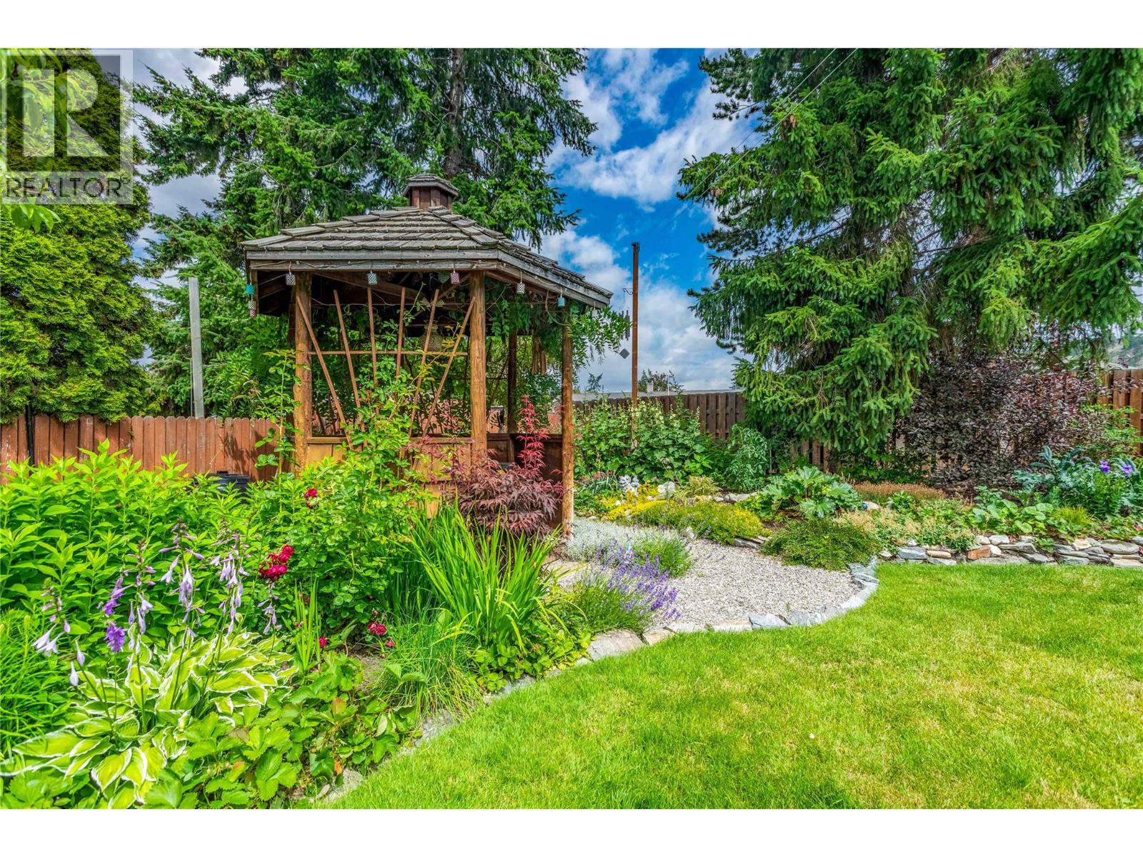  824 Raymer Road, Kelowna