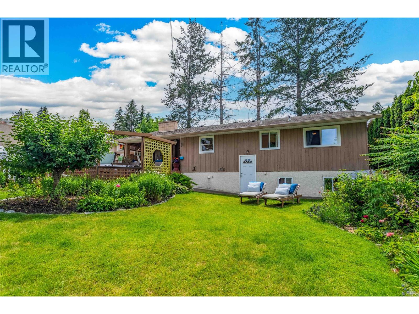  824 Raymer Road, Kelowna