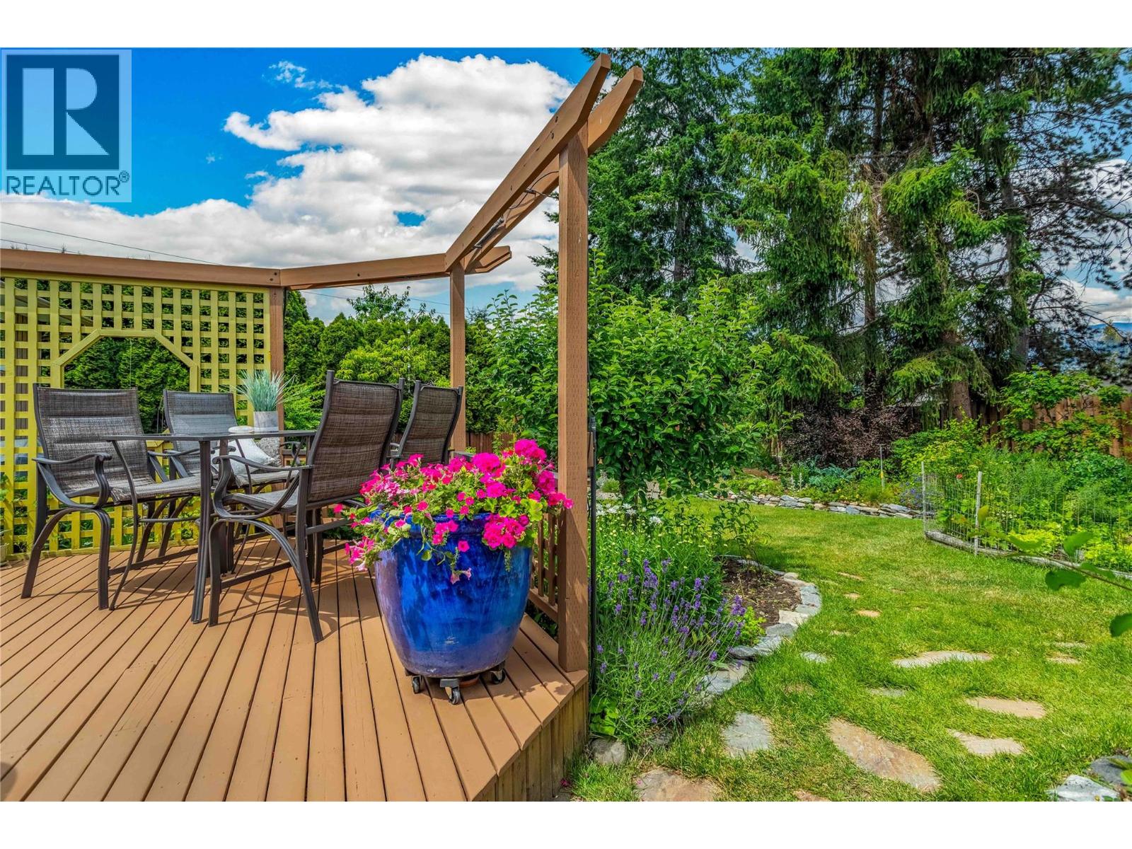  824 Raymer Road, Kelowna