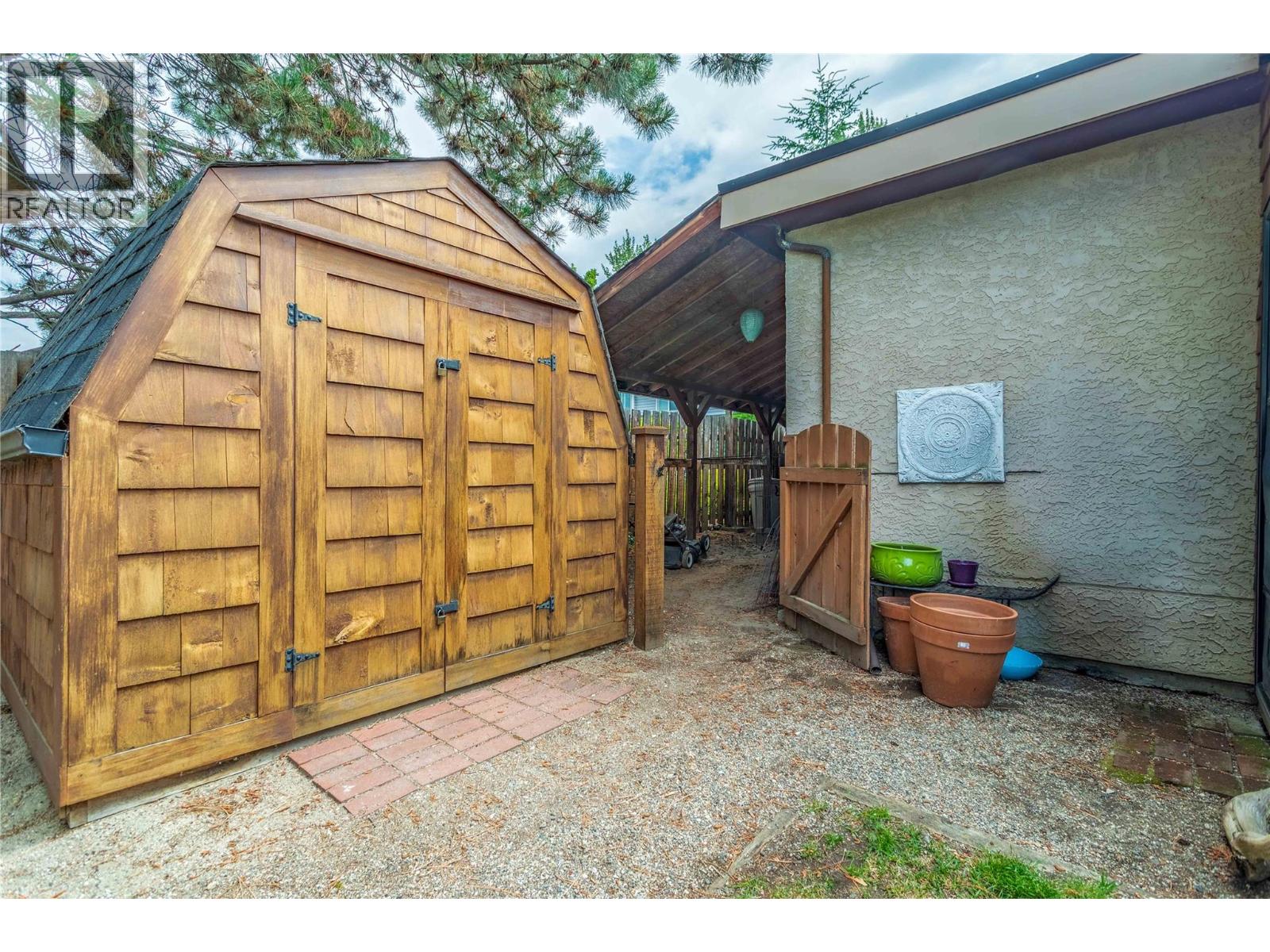 824 Raymer Road, Kelowna