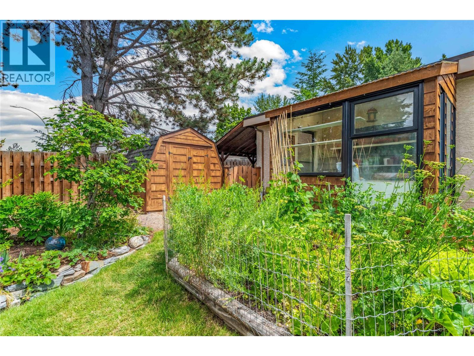  824 Raymer Road, Kelowna