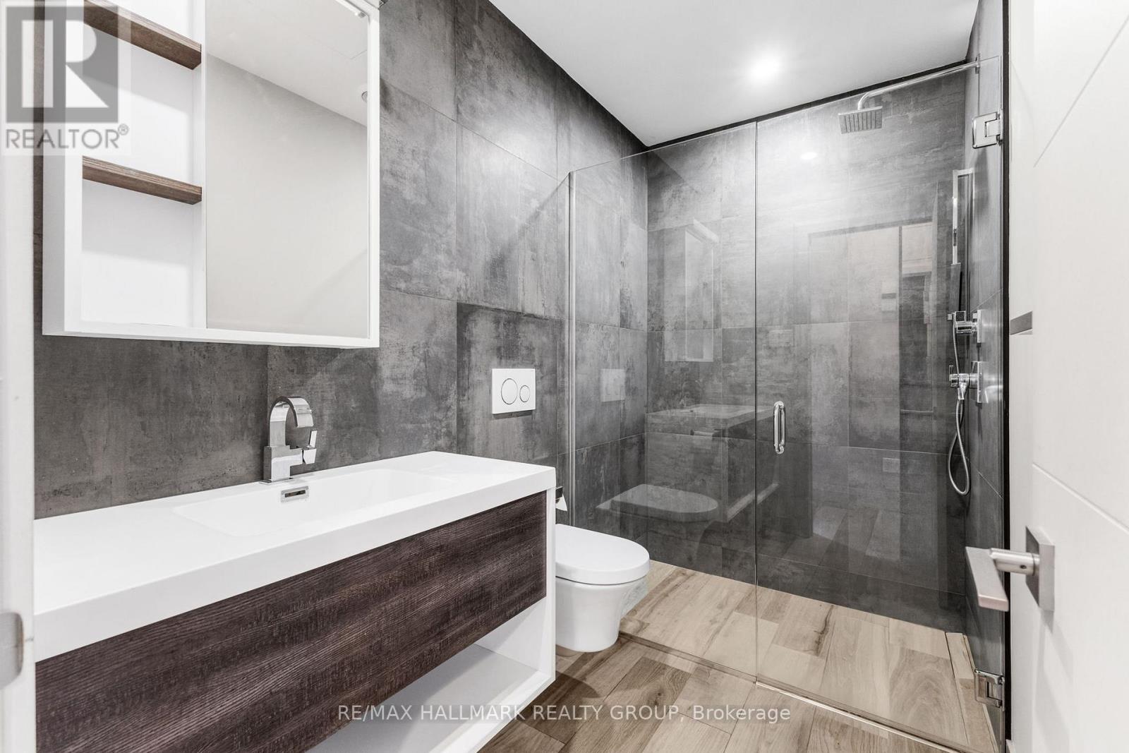 Photo 13 of 1 201 Maclaren Street, Ottawa ON