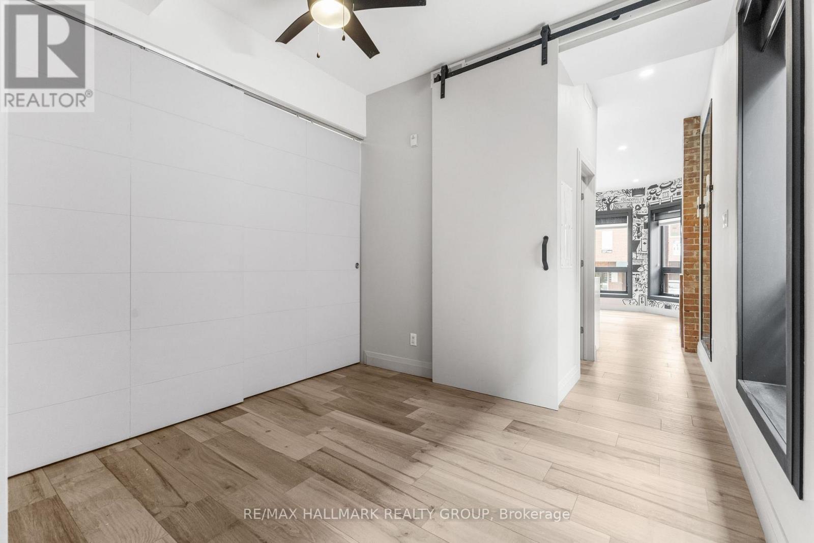 Photo 16 of 1 201 Maclaren Street, Ottawa ON