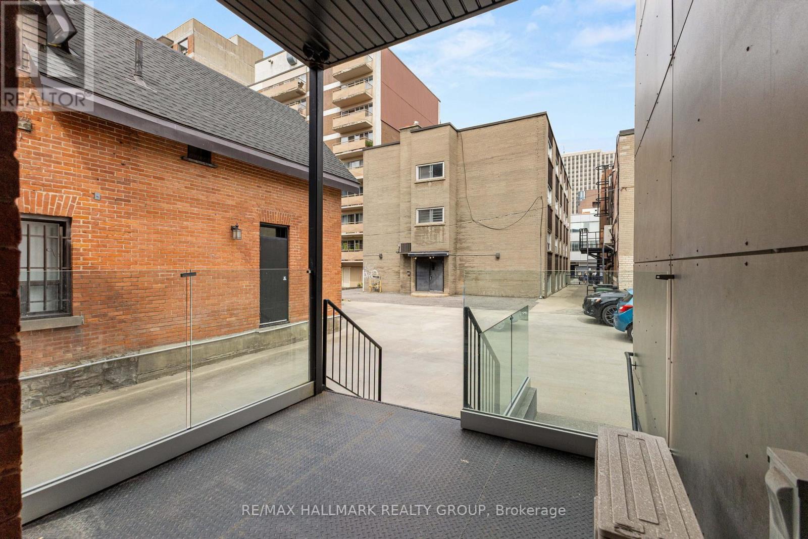 Photo 22 of 1 201 Maclaren Street, Ottawa ON