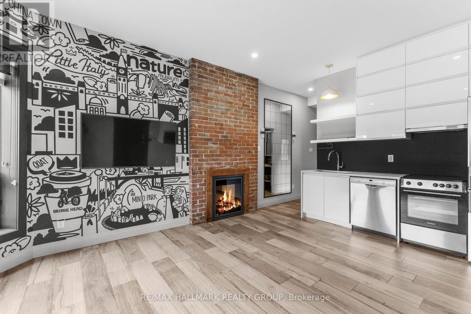 Photo 9 of 1 201 Maclaren Street, Ottawa ON