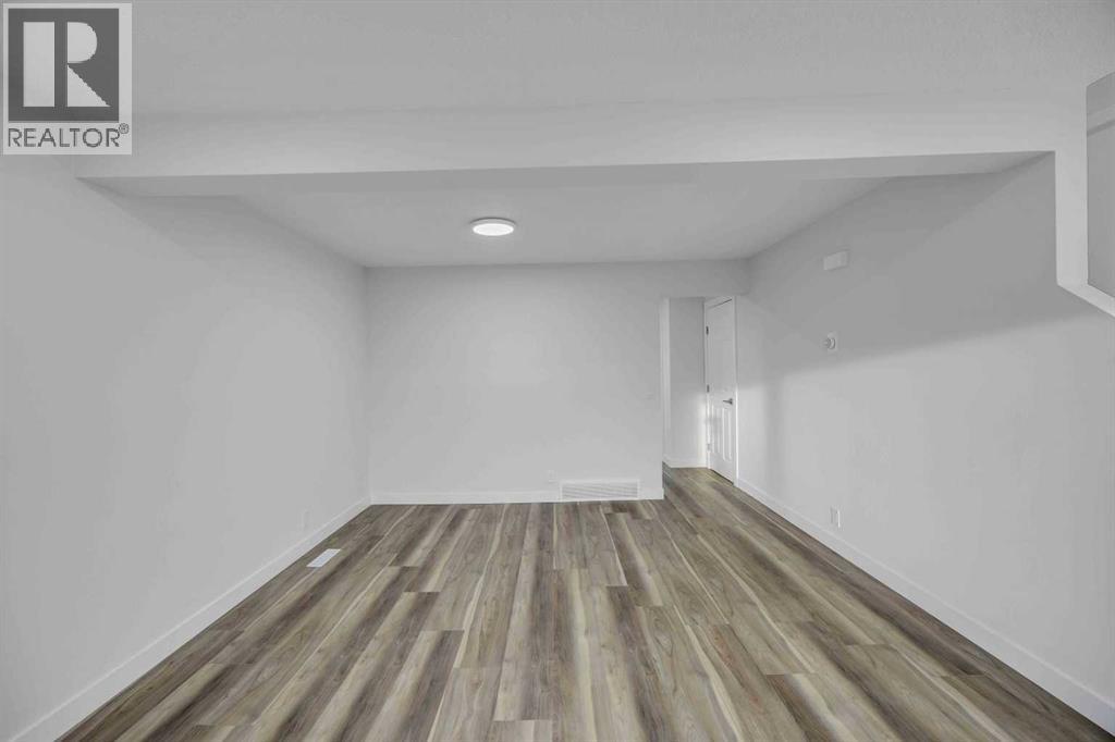 Single Family House for Sale in  Falshire Way NE Falconridge Calgary 