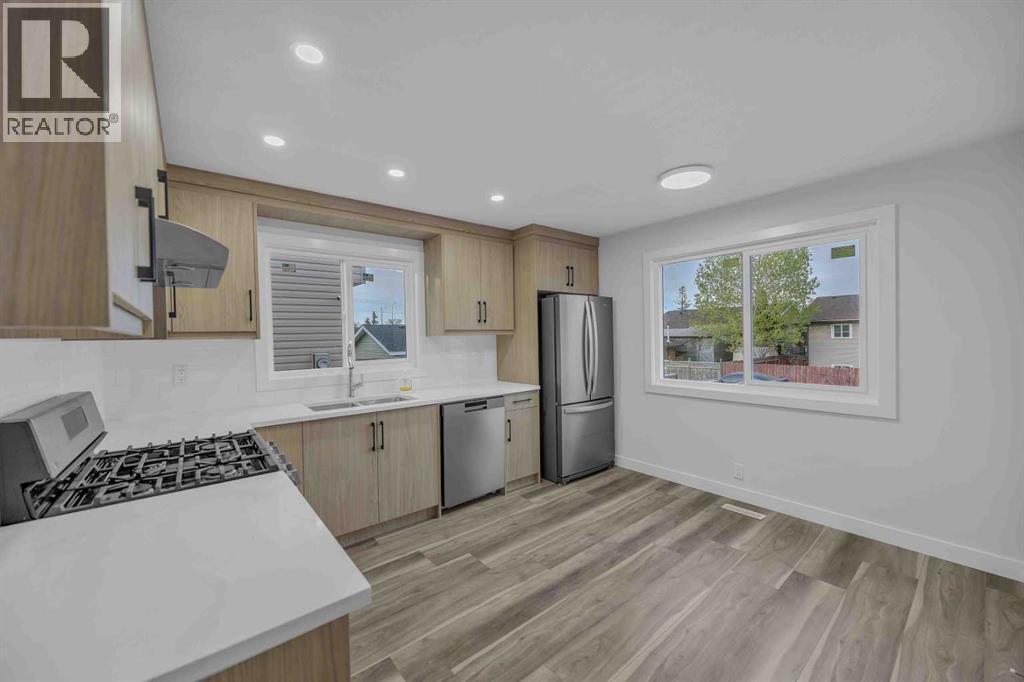 Single Family House for Sale in  Falshire Way NE Falconridge Calgary 