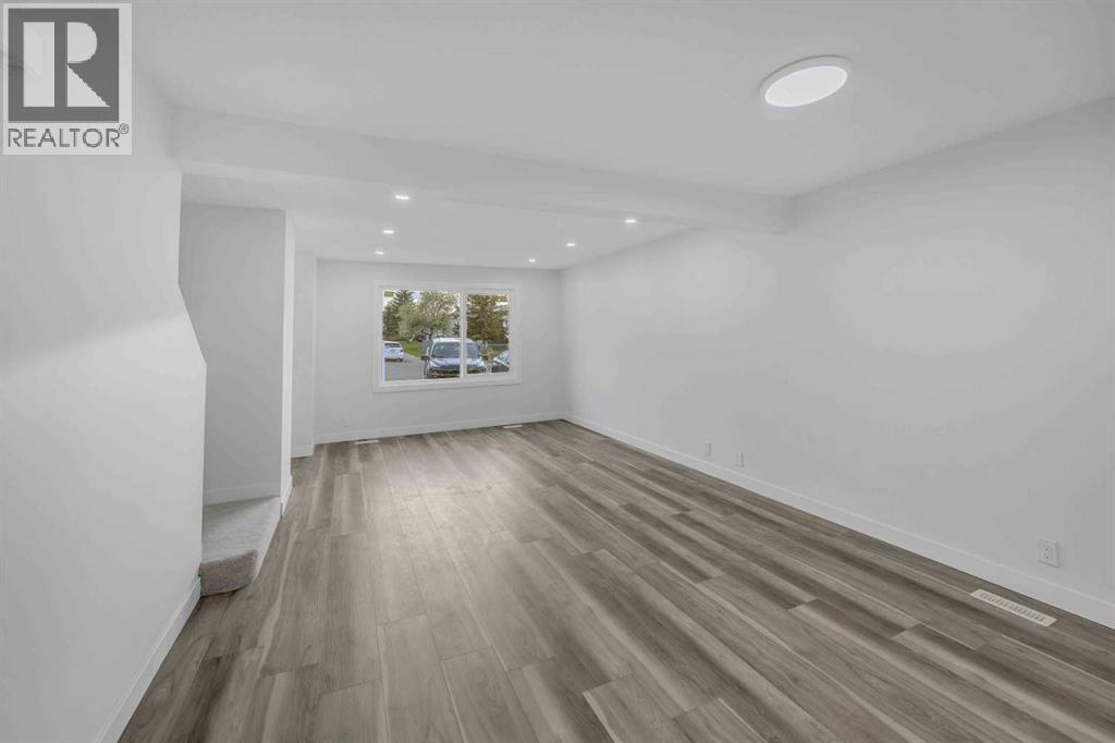 Single Family House for Sale in  Falshire Way NE Falconridge Calgary 
