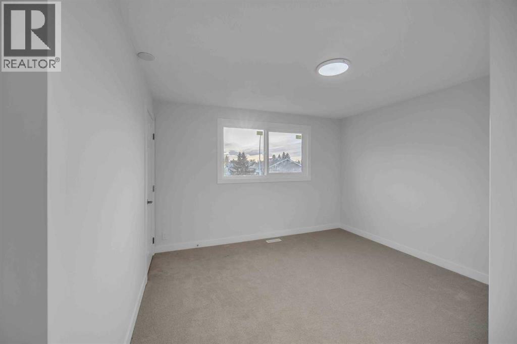 Single Family House for Sale in  Falshire Way NE Falconridge Calgary 