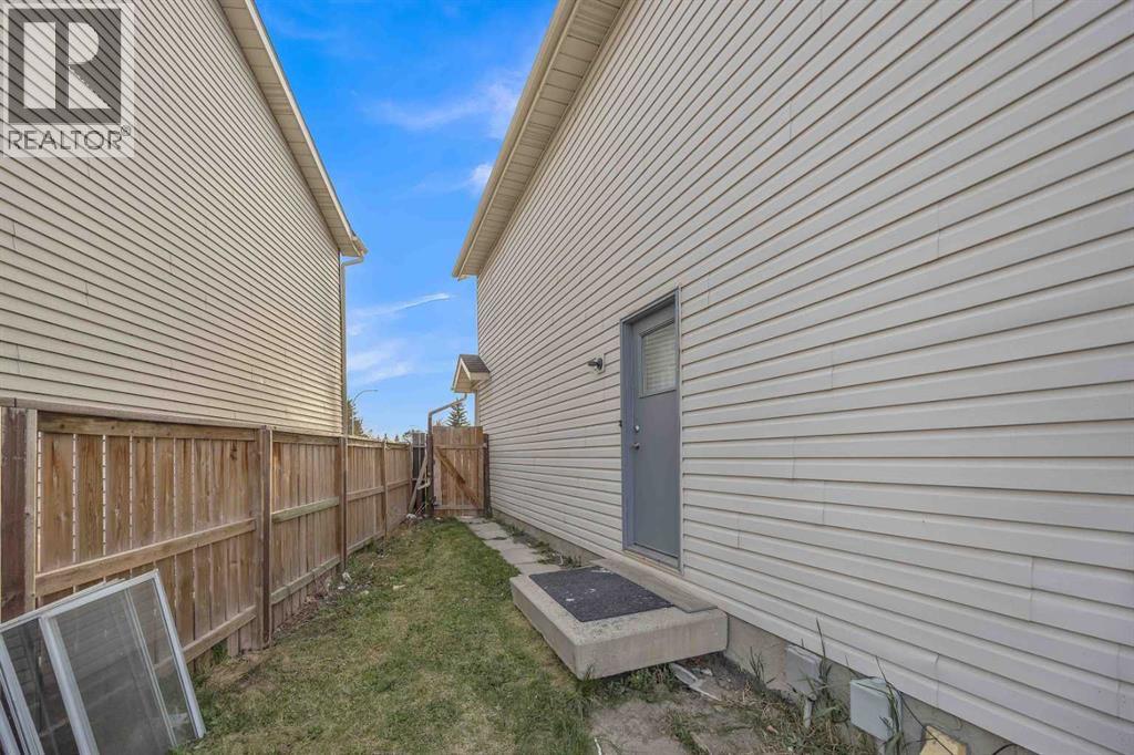 Single Family House for Sale in  Falshire Way NE Falconridge Calgary 