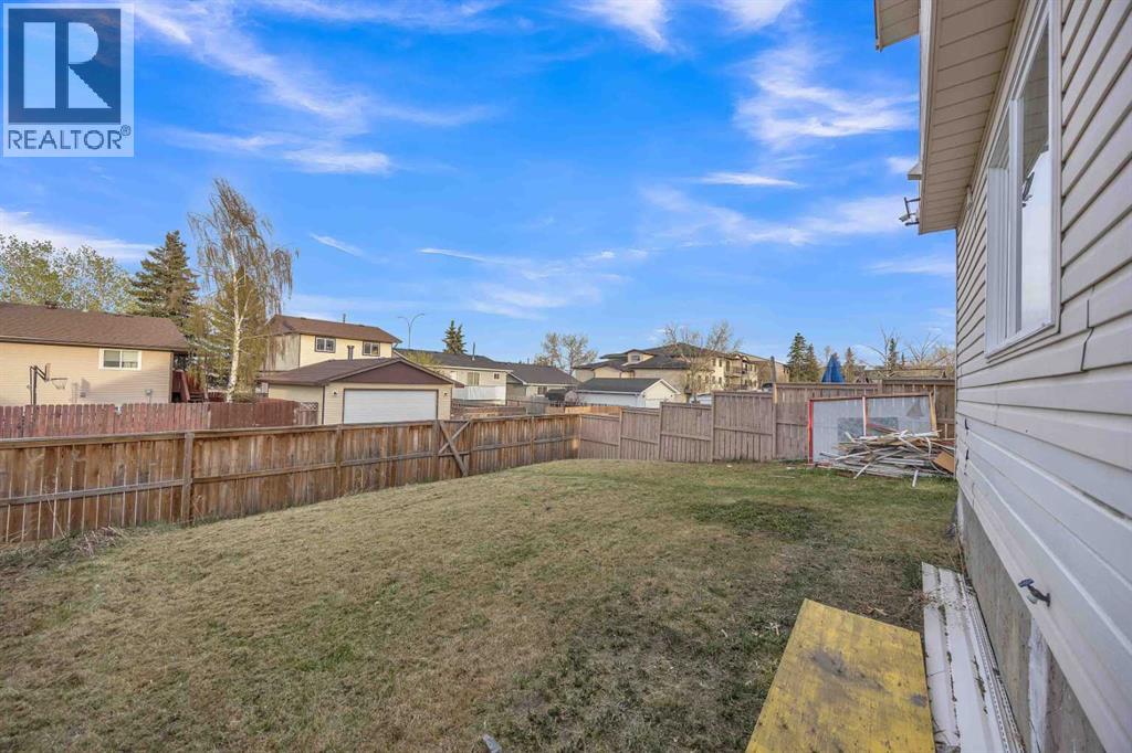 Single Family House for Sale in  Falshire Way NE Falconridge Calgary 