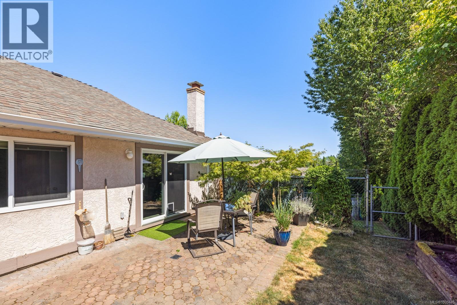Photo 15 of 17 4120 Interurban Rd, Saanich BC